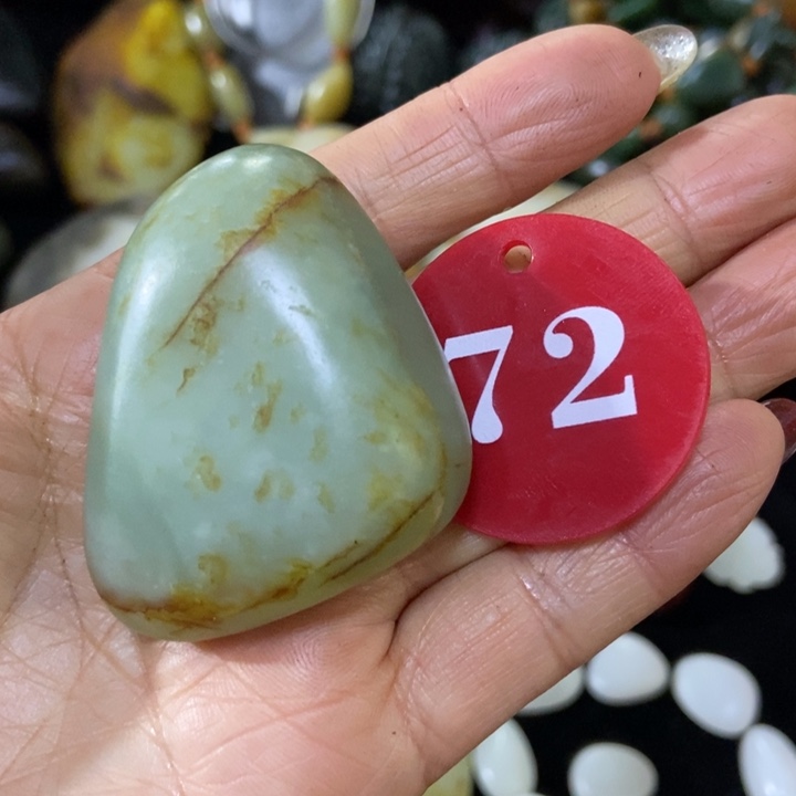 和田玉（糖玉）未镶嵌挂件