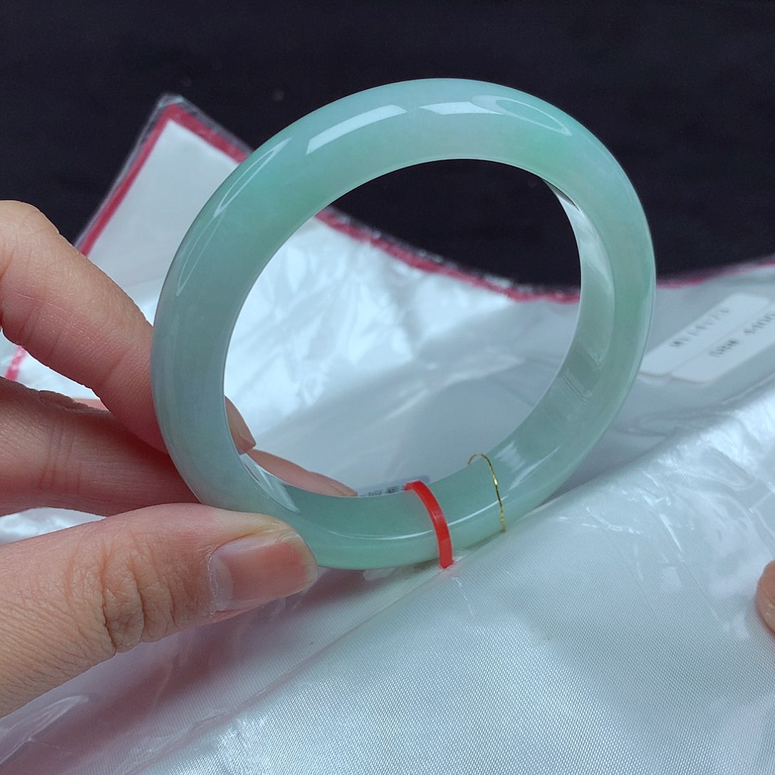 翡翠手镯未镶嵌58圈173