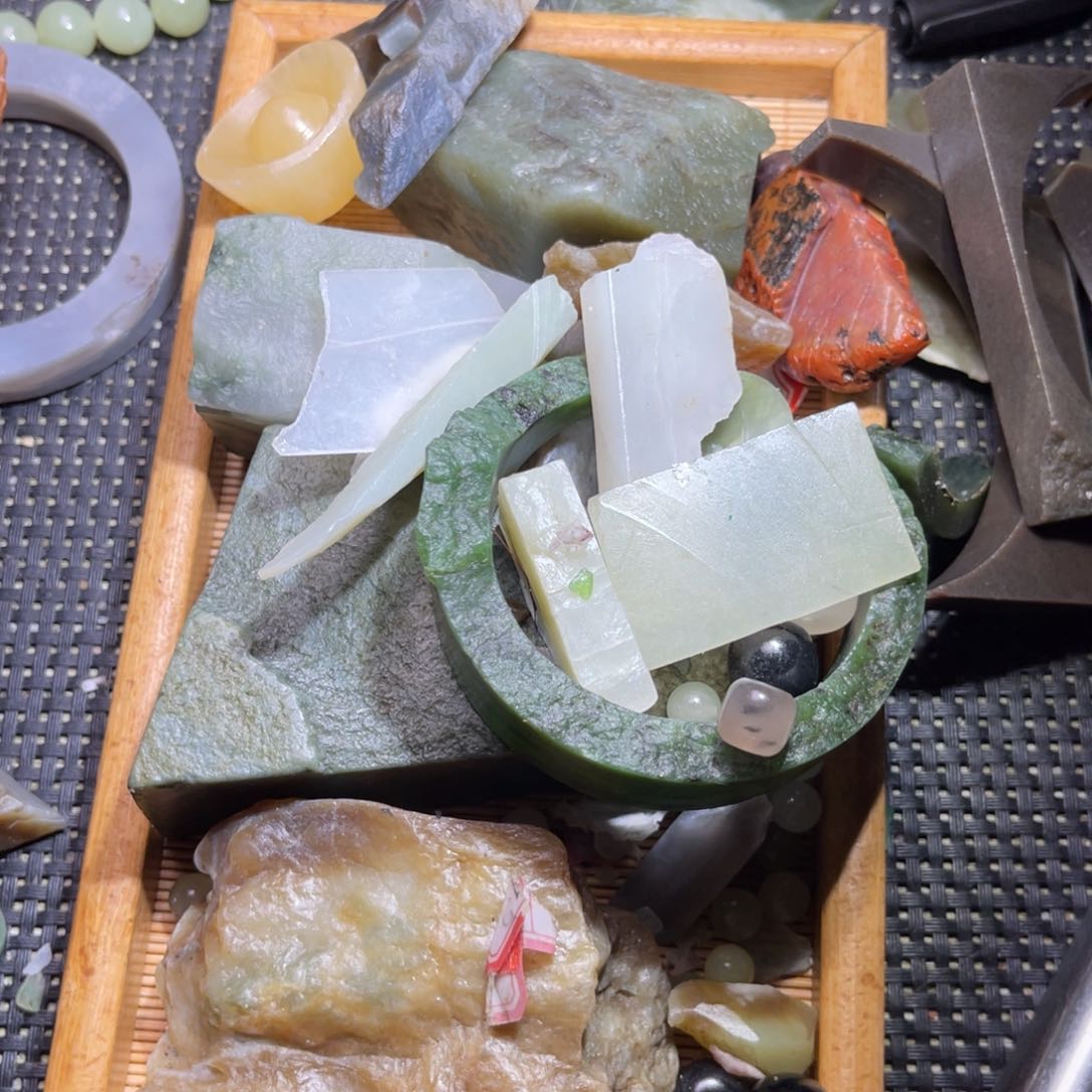 未镶嵌和田玉车挂