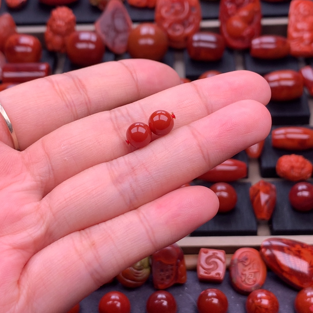 南红玛瑙未镶嵌原矿圆珠对珠