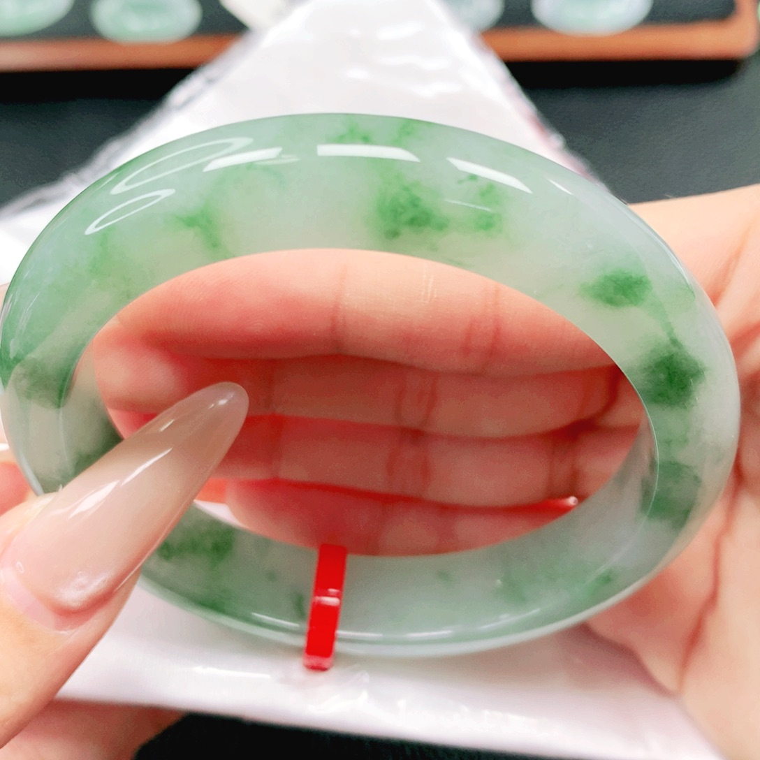 翡翠未镶嵌手镯60