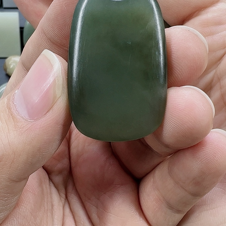 和田玉吊坠未镶嵌