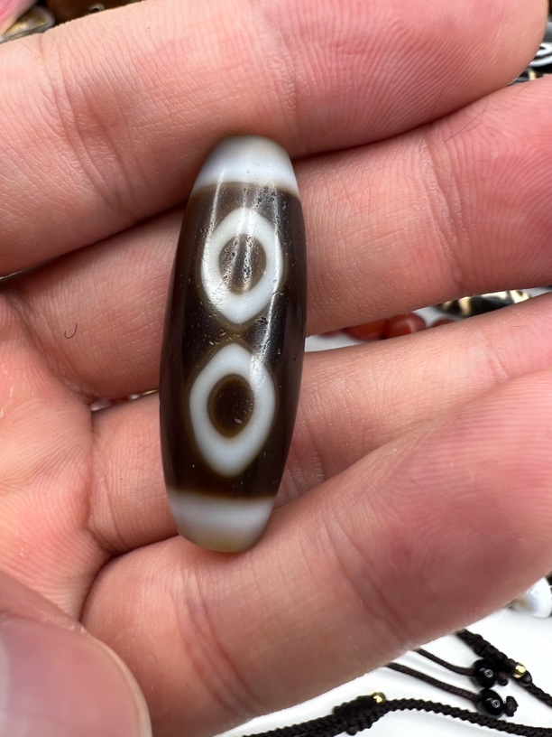 黑白佛心三眼玛瑙珠