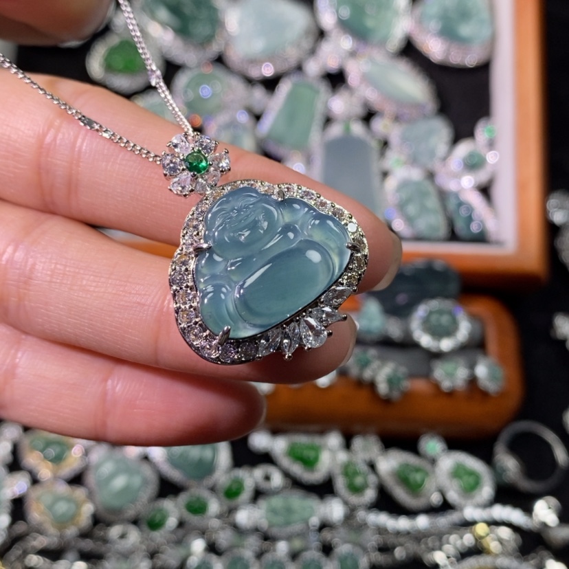 【闪购商品】翡翠颈饰未镶嵌天然