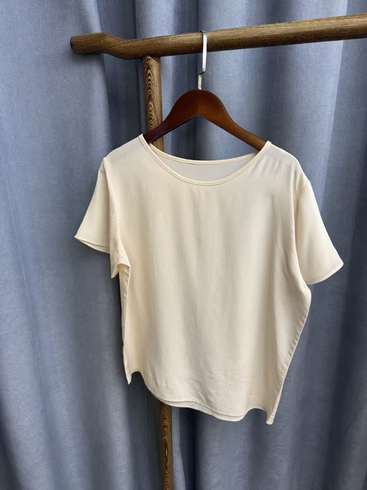 （瑕疵）2026春季新款休闲时尚圆领桑蚕丝短袖上衣女H409