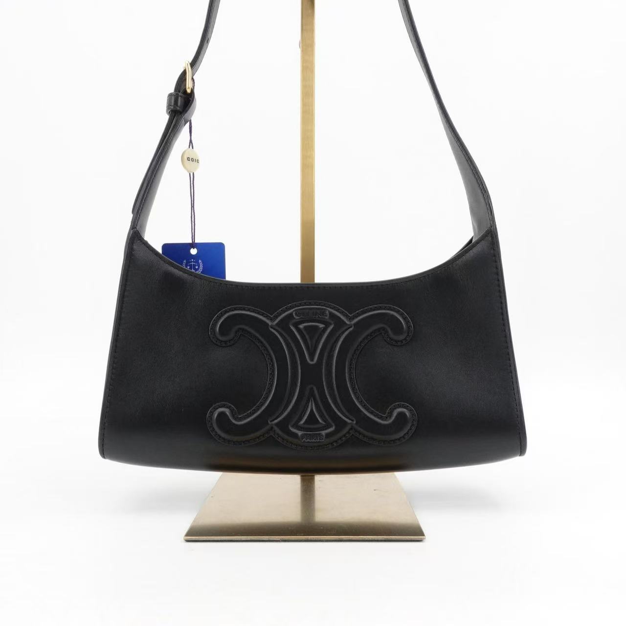 95新 Celine/思琳 GGS瑟琳凯旋门黑色金扣牛皮腋下包17037906