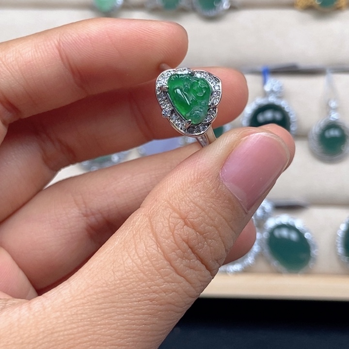 翡翠未镶嵌戒指戒指