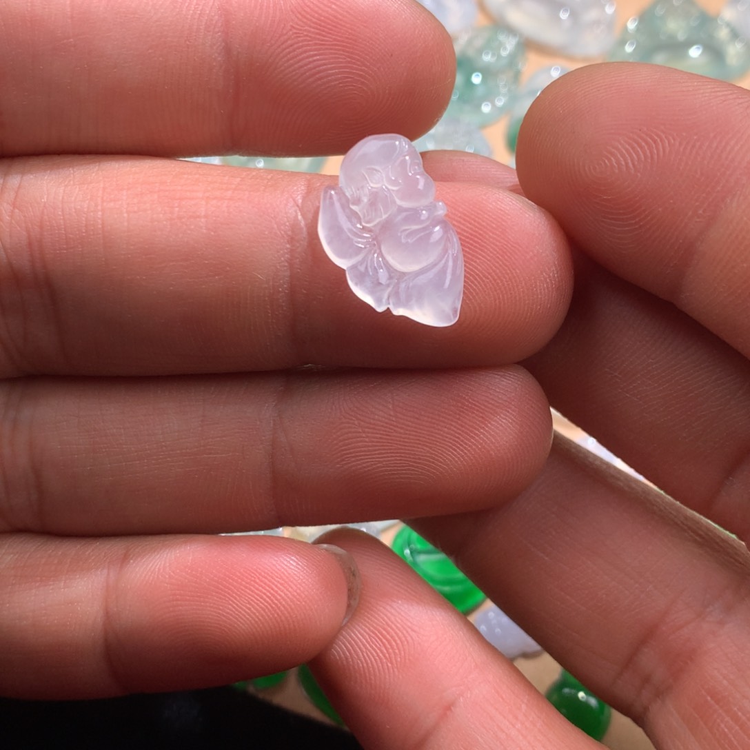 翡翠颈饰未镶嵌仙子