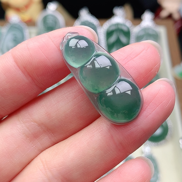 颈饰银S925镶嵌翡翠吊坠