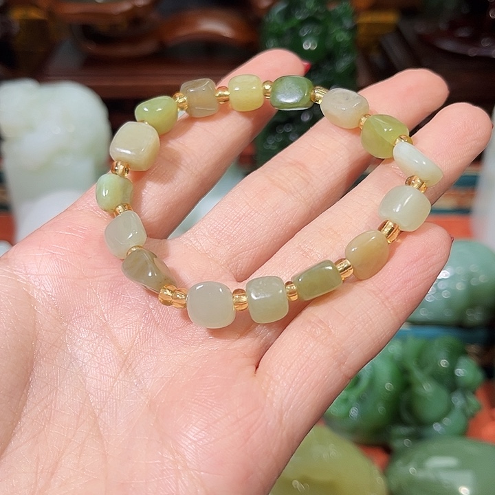 毛***仰和田玉未镶嵌挂件