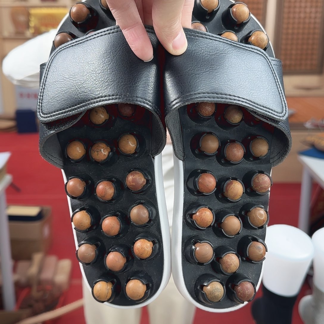 泗水砭石直播间炸福利原石珠按摩理疗拖鞋（36-42均码）