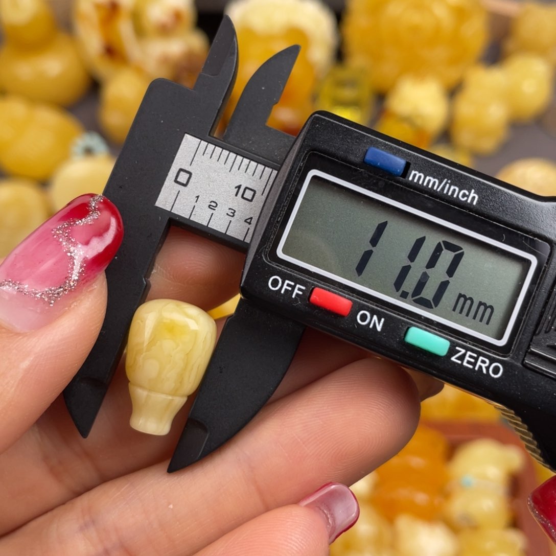 琥珀裸石未镶嵌蜜蜡