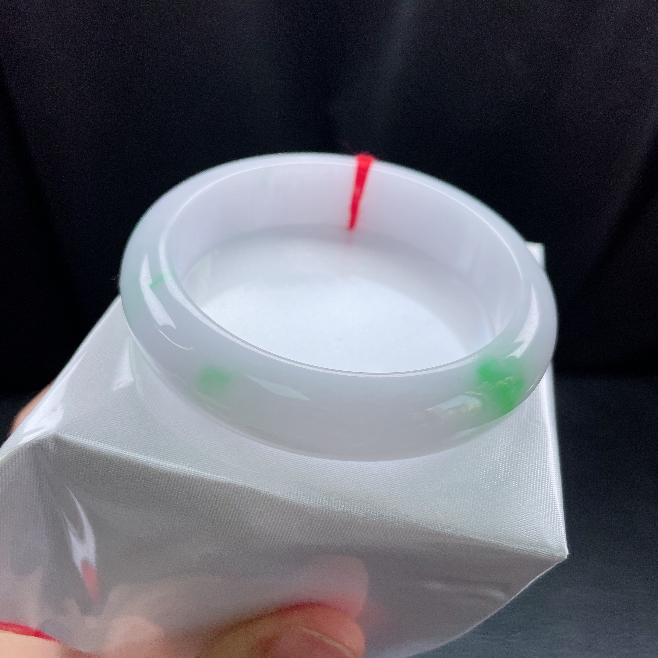 57圈冰润阳绿宽边手镯