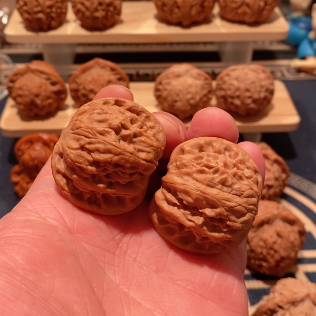 文玩核桃吊坠野狼38