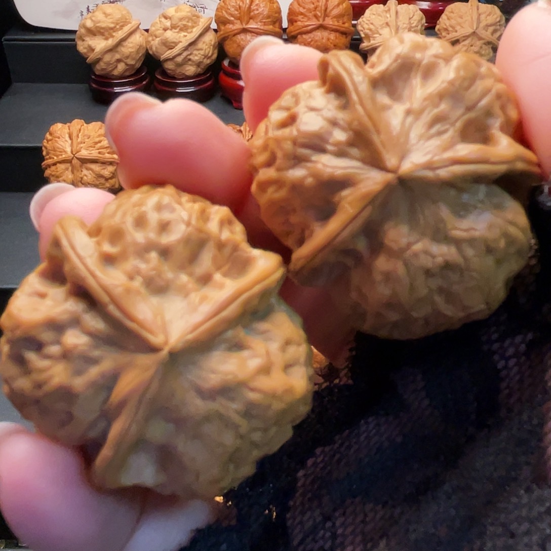 文玩核桃吊坠红旗……