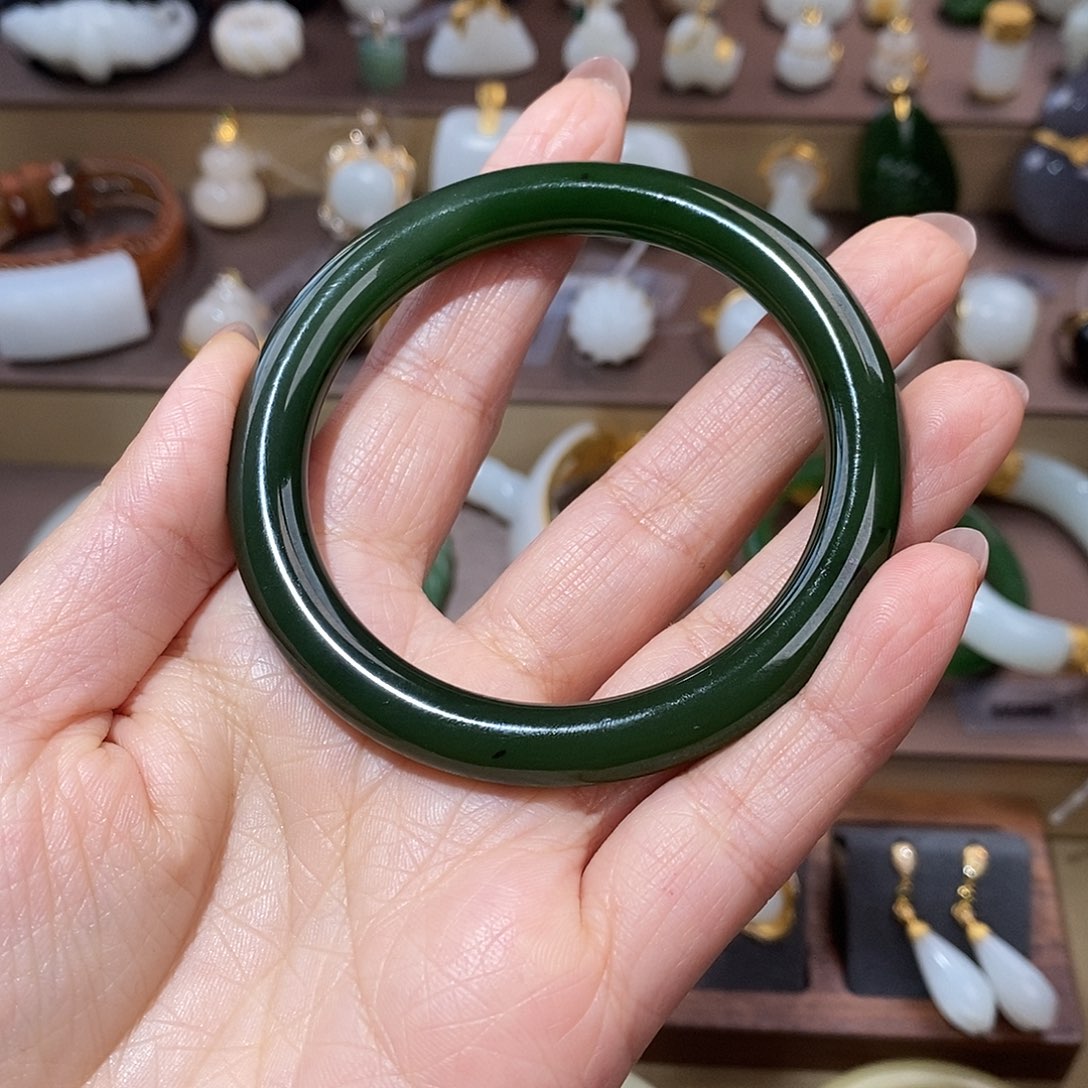 和田玉（黄玉）未镶嵌手镯