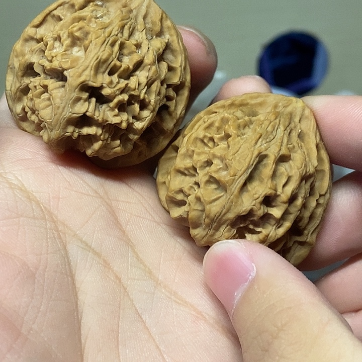 文玩核桃吊坠练手对苹果园文玩核桃