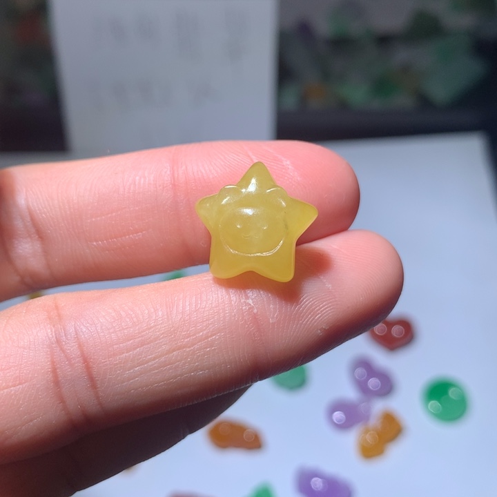 翡翠未镶嵌颈饰挂件