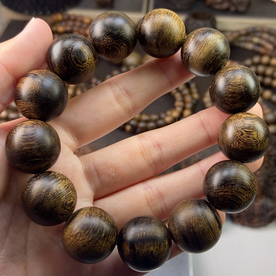 手串沉香雪***9越南芽庄白奇楠留疤玉化虎斑