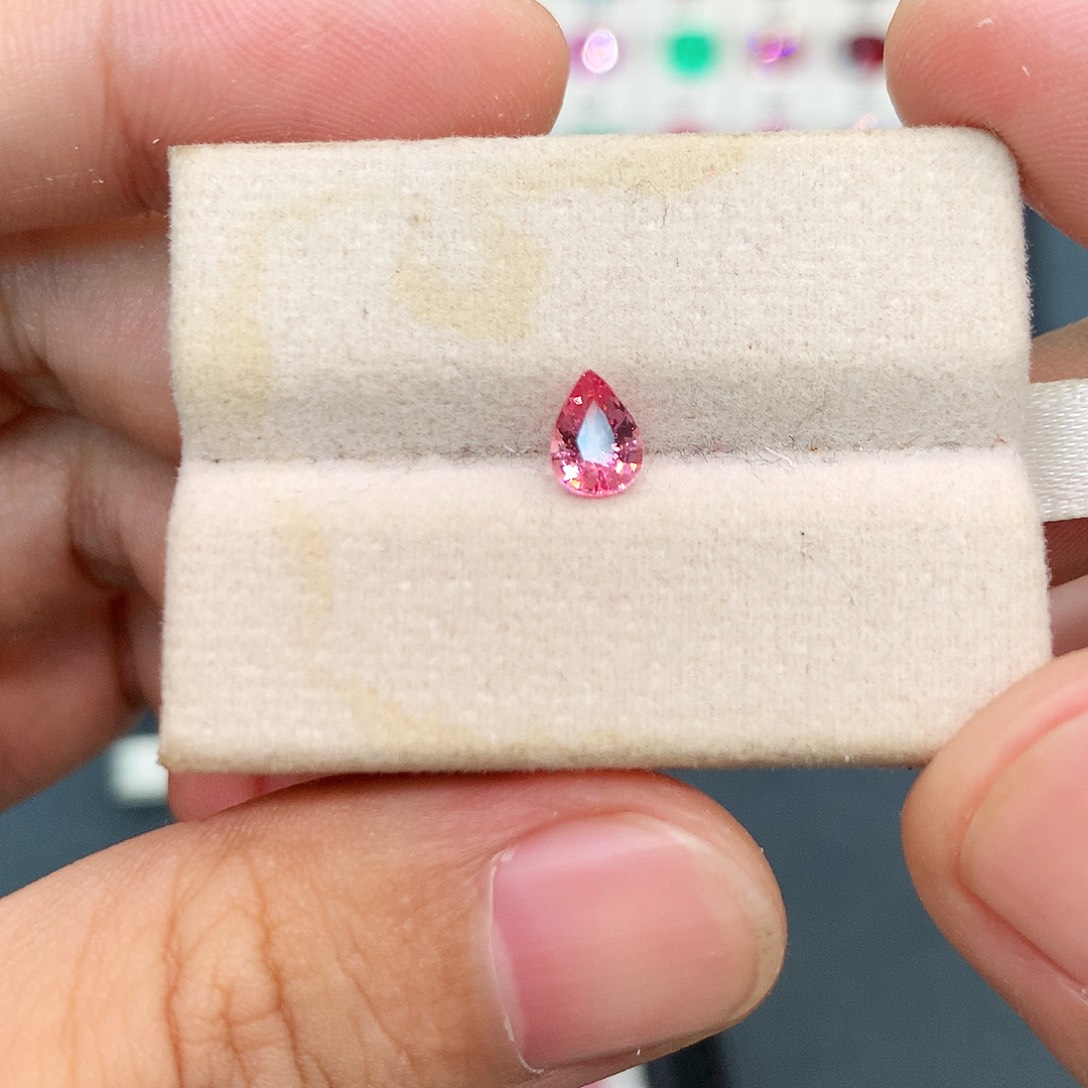 裸石未镶嵌尖晶石62分西柚色马亨盖