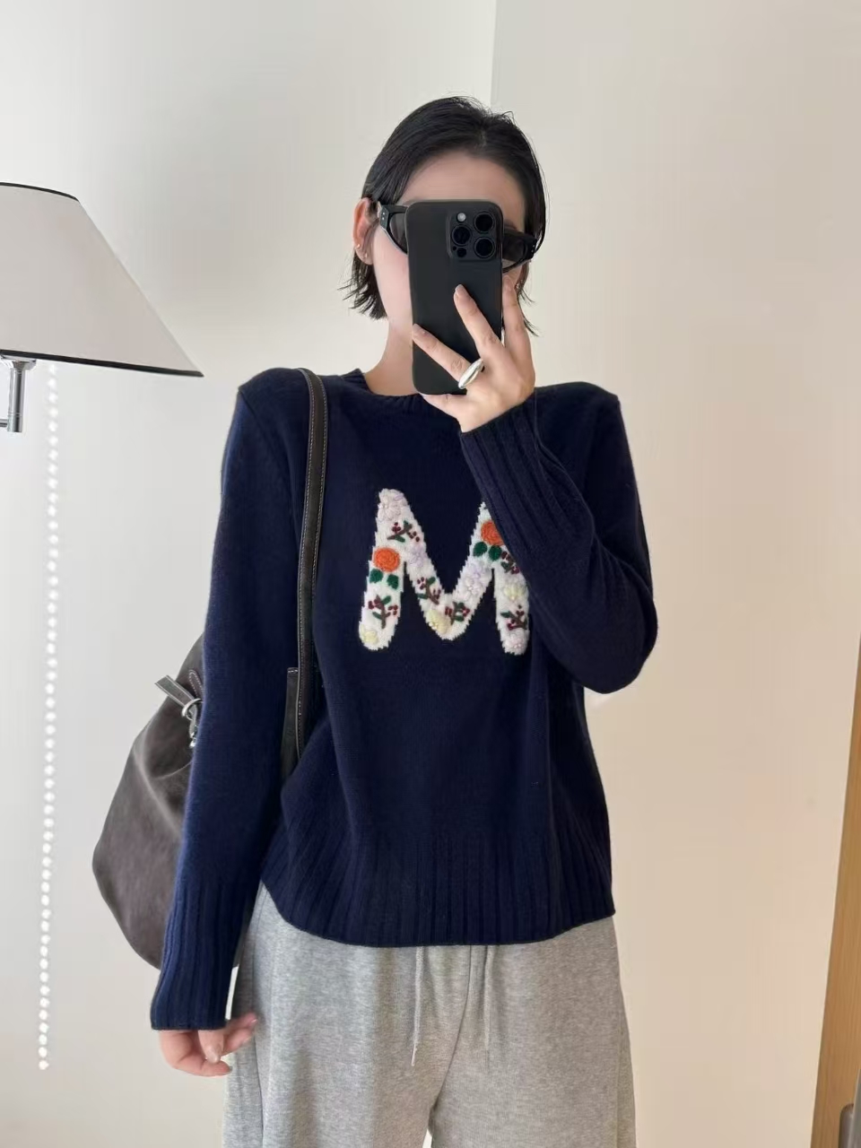 针织羊毛衫通勤女休闲风宽松型毛针织衫女装长袖黑色上衣