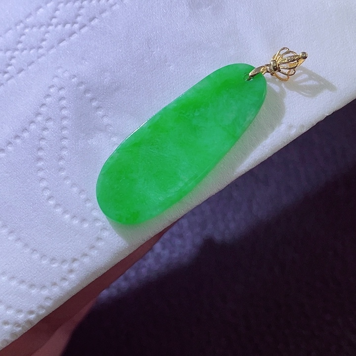 翡翠18K金镶嵌颈饰翡翠