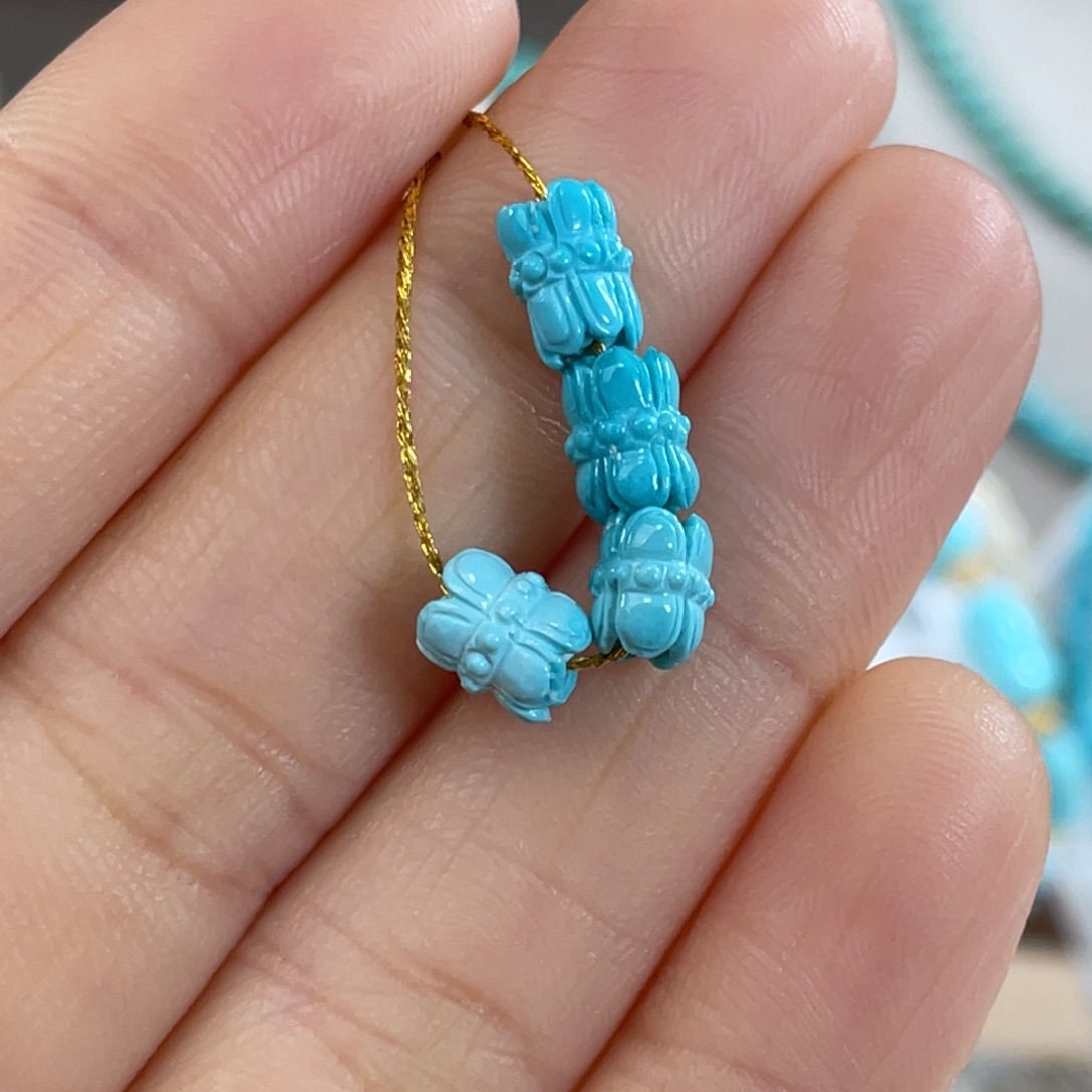 绿松石未镶嵌套链玉化料并蒂莲