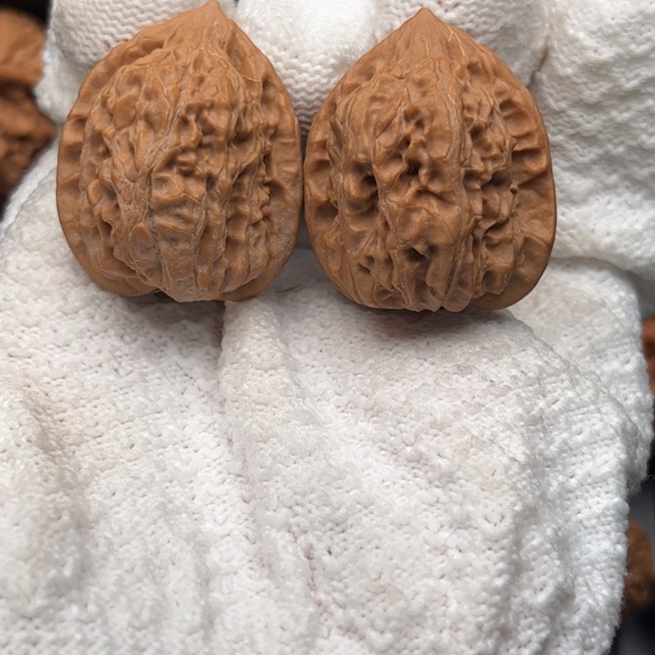 季***常文玩核桃吊坠鸡心