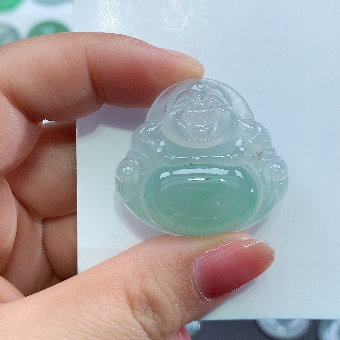 翡翠未镶嵌颈饰佛公