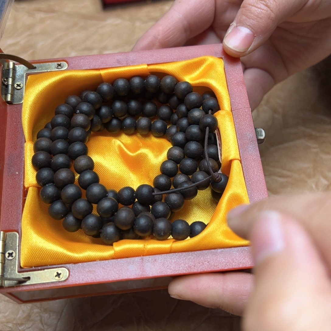 大叶紫檀（黑酸枝木类）