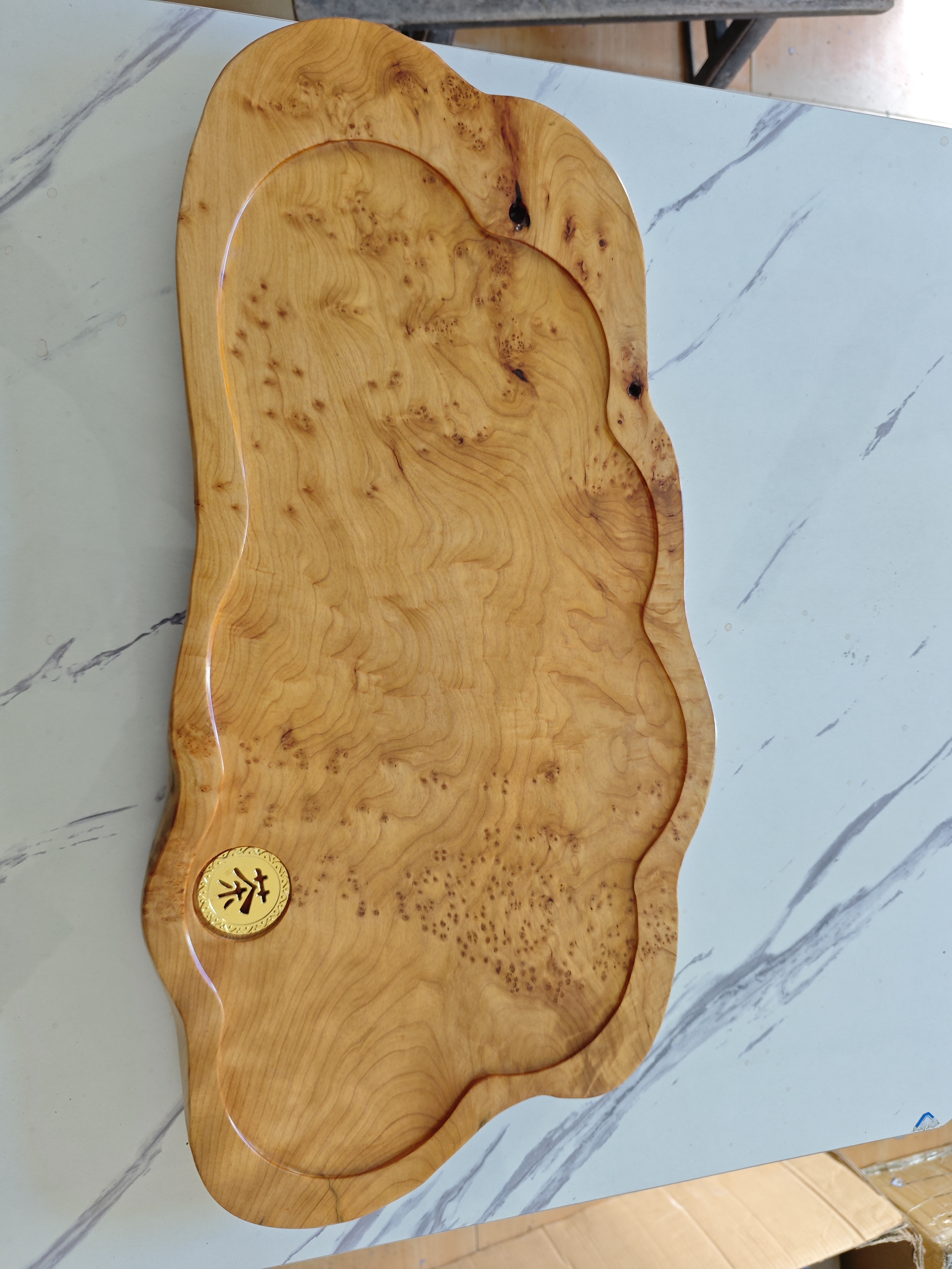 香杉枯木榴茶盘  造型美观大气且实用