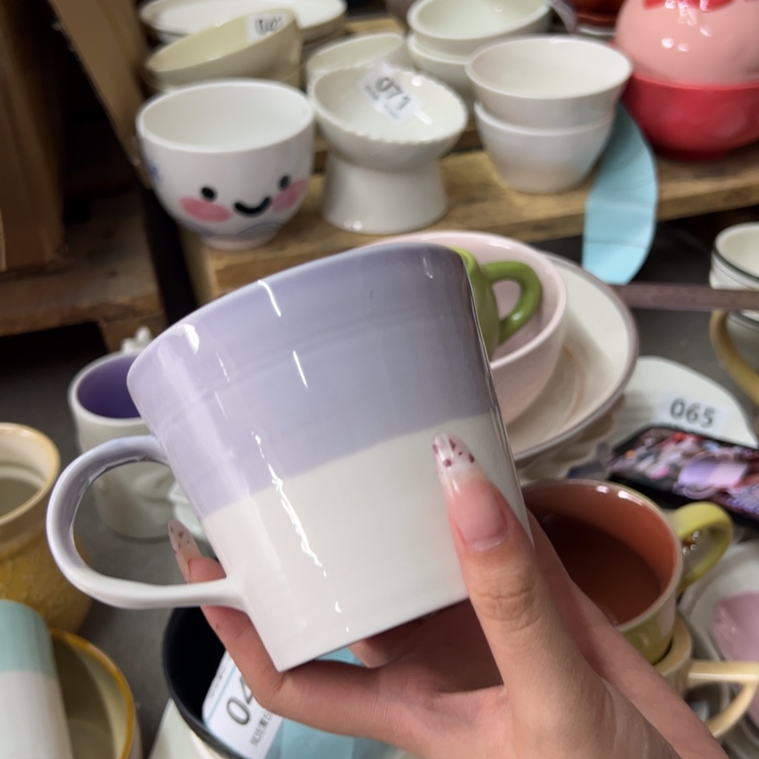 新骨瓷074微瑕淡紫 rd皇家直口马克杯