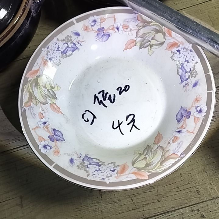 盘瓷片陶瓷杯盘壶碗都有