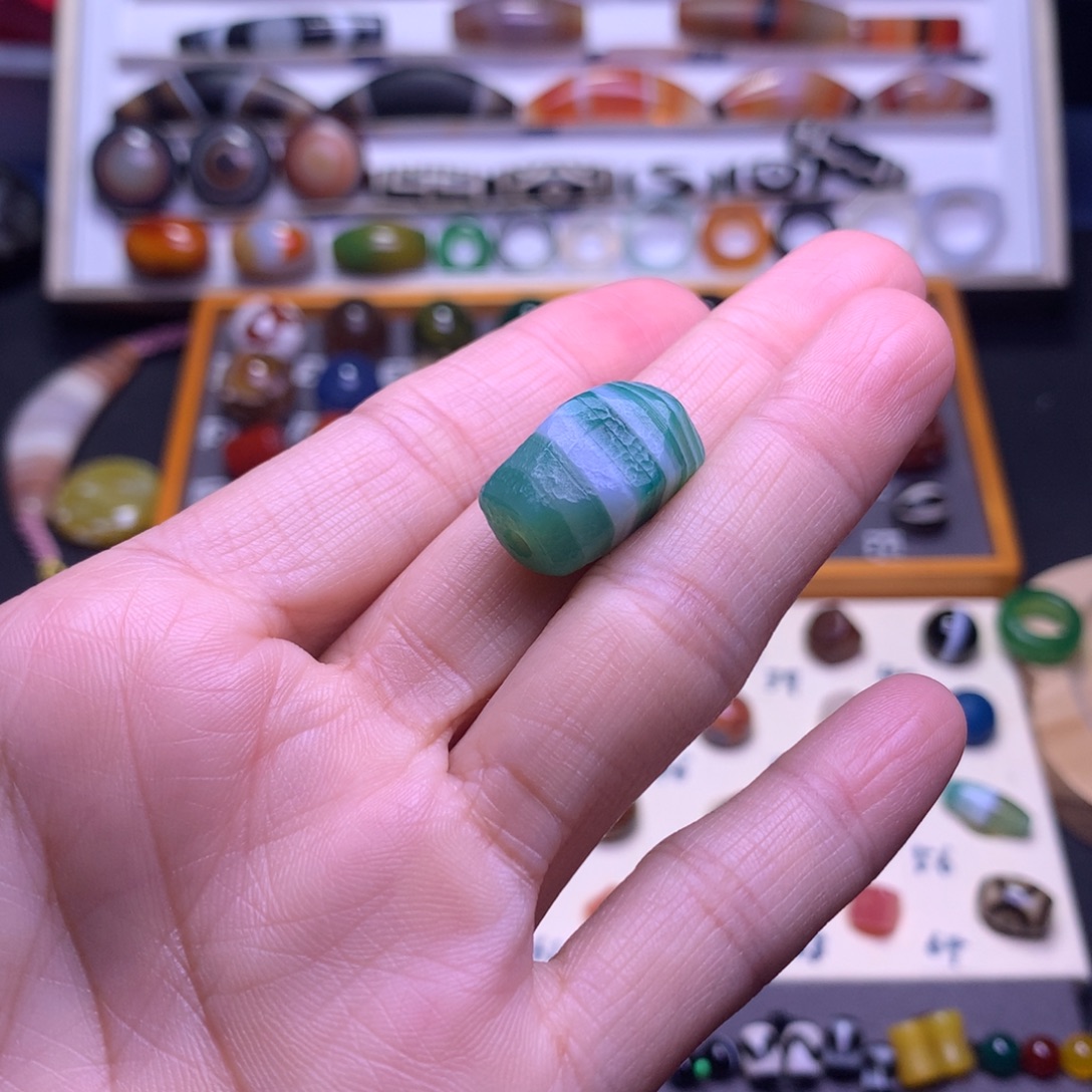 南***沙玛瑙/玉髓未镶嵌颈饰