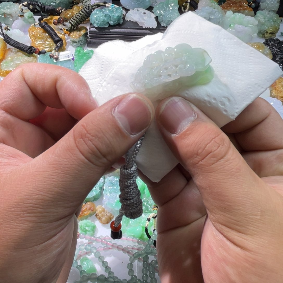 翡翠颈饰未镶嵌天然