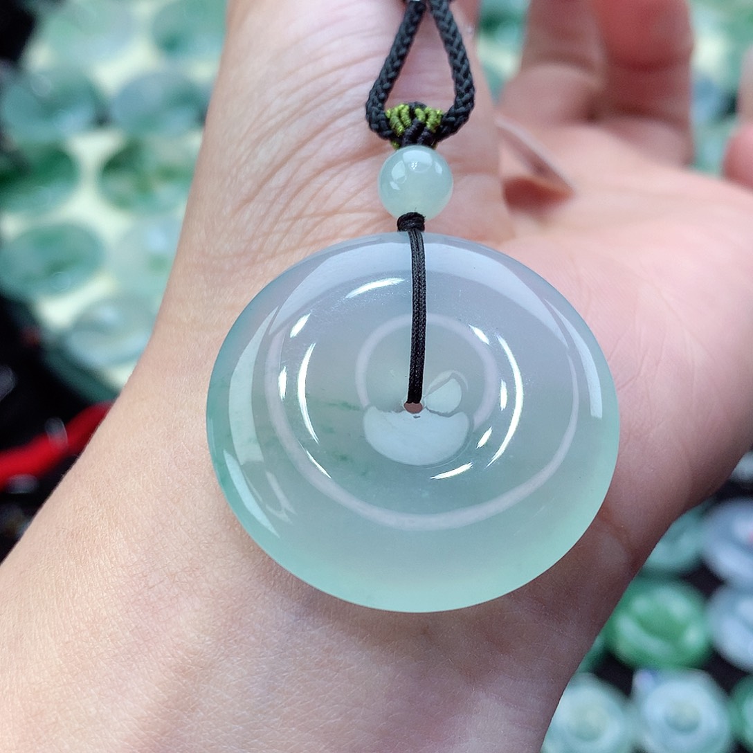 翡翠颈饰未镶嵌编号125。尺寸32.7-6