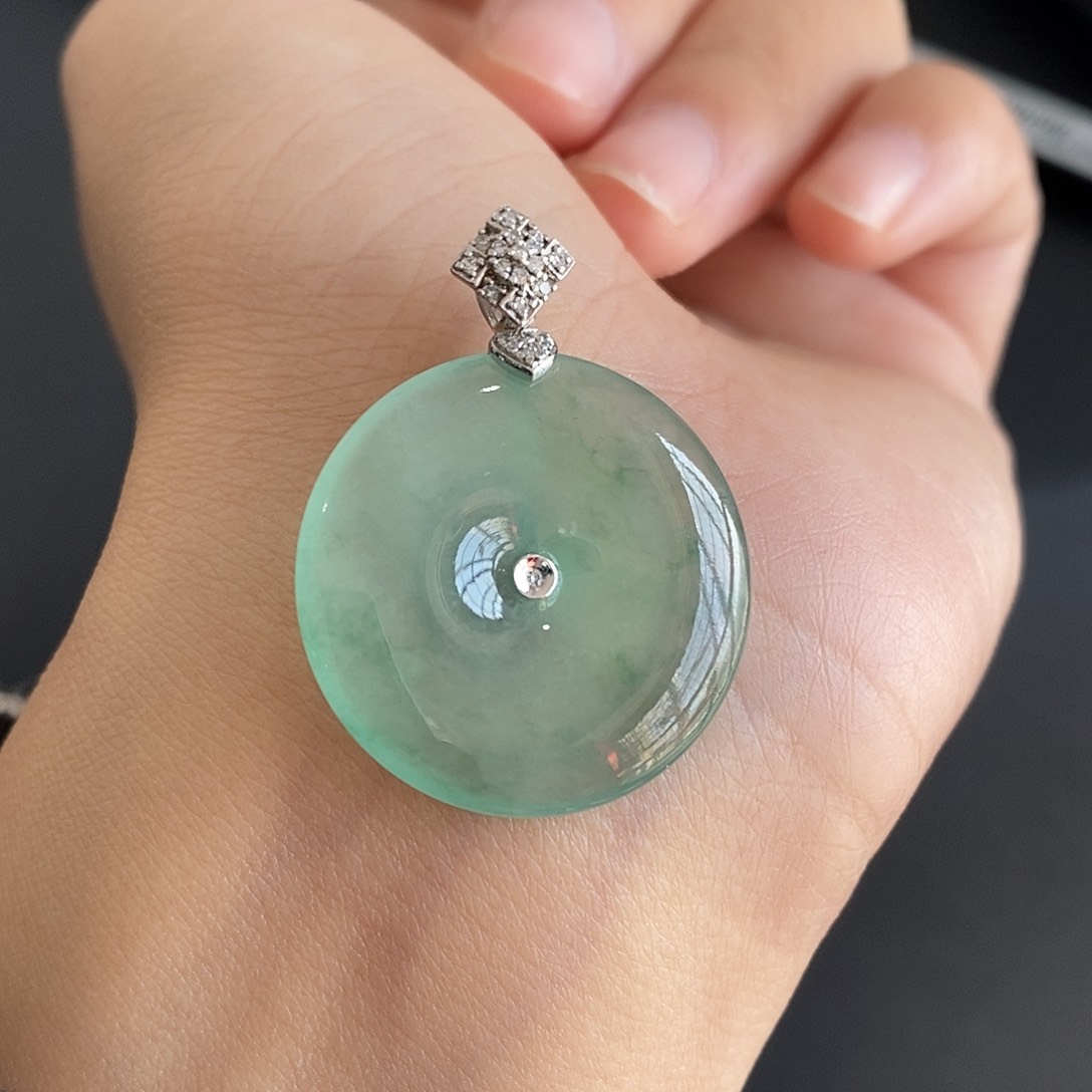 翡翠颈饰18K金镶嵌翡翠首饰