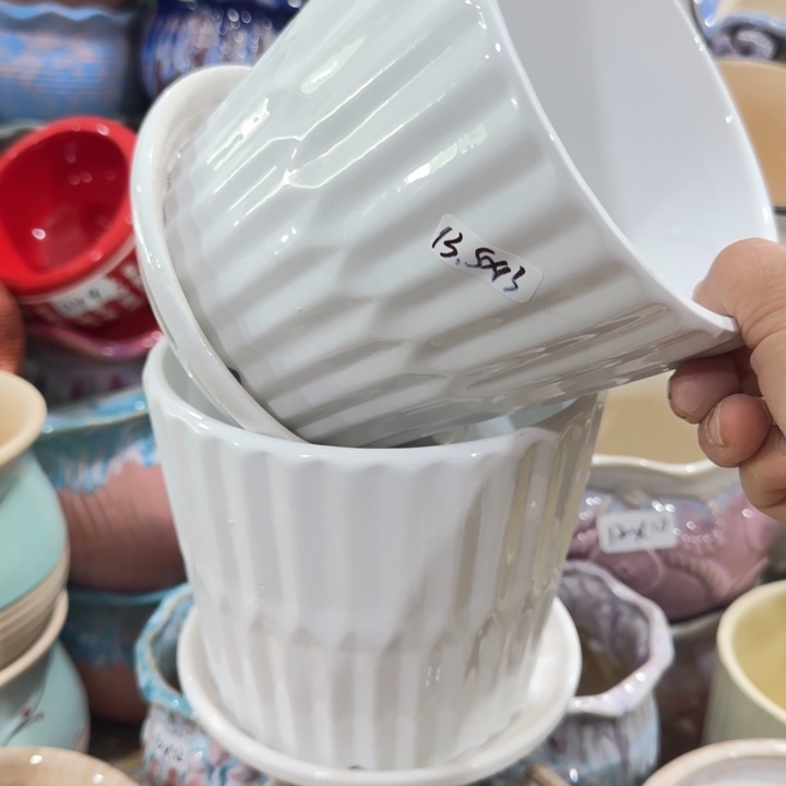 凑9块包邮，有孔，陶瓷花盆