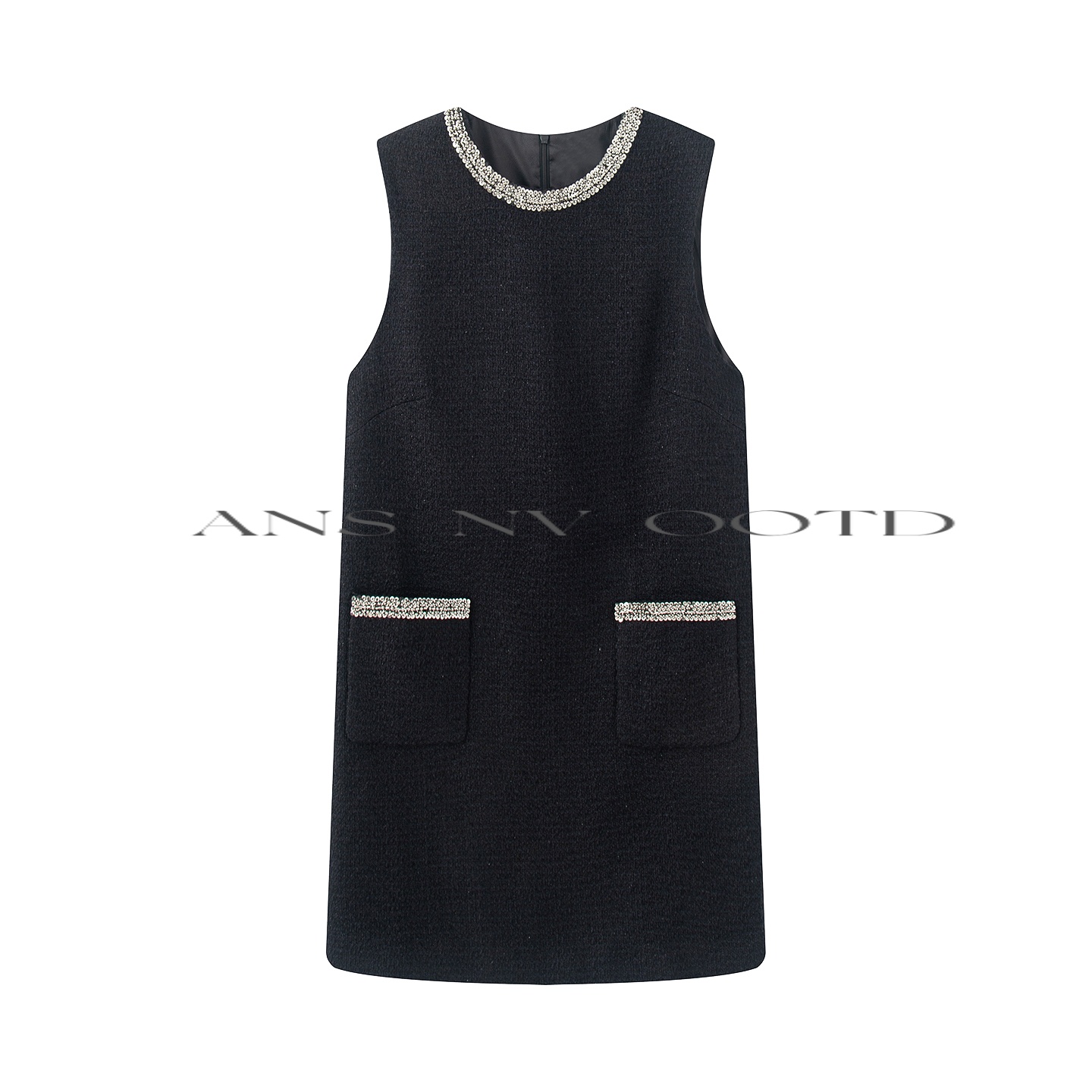 【迪家商场服饰】女装2025冬季新款时尚休闲黑色镂空针织连衣裙1819