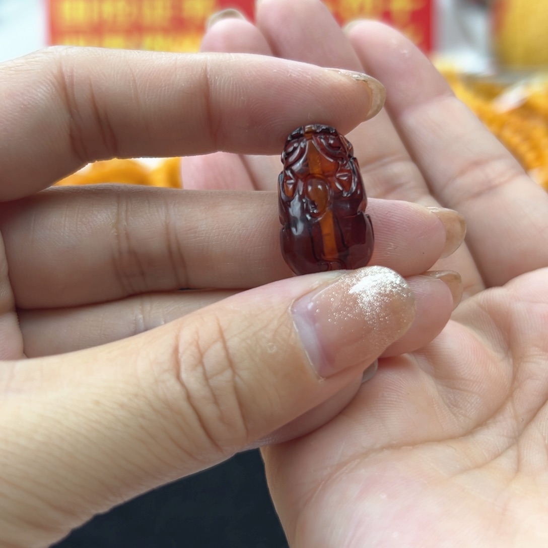 琥珀珠宝奇石未镶嵌
