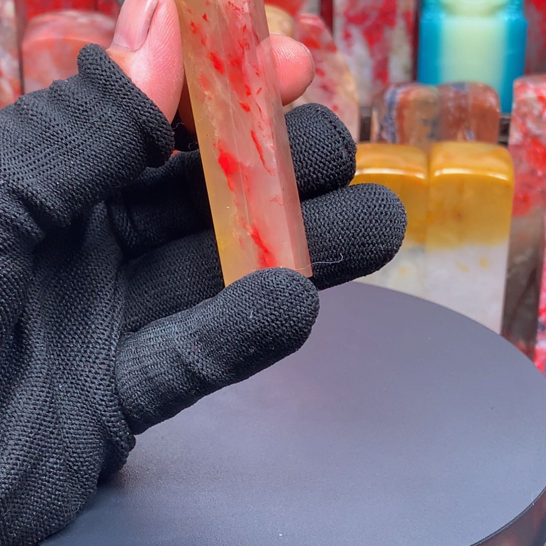 昌化石福黄冻鸡血石印章