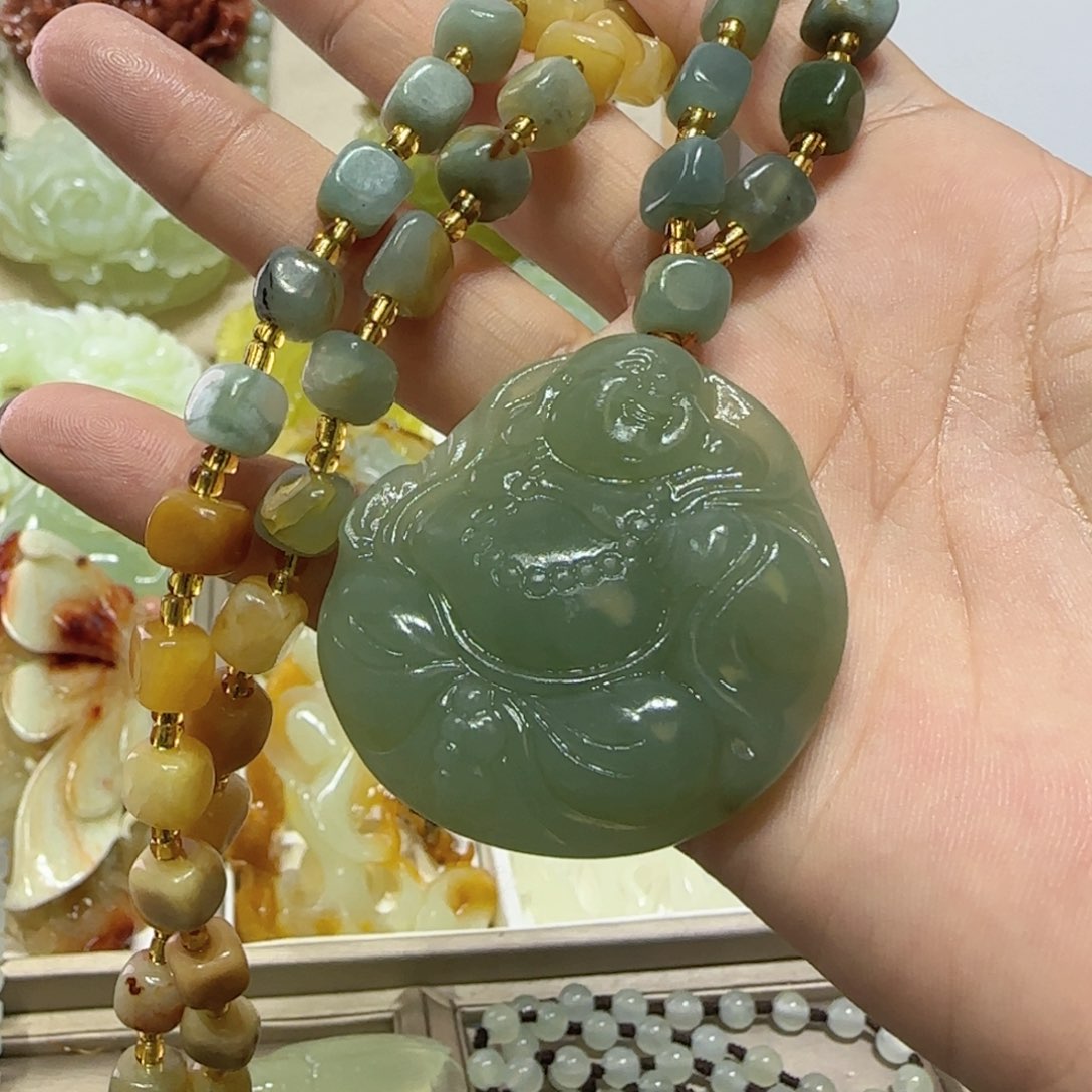 未镶嵌蛇纹石玉吊坠