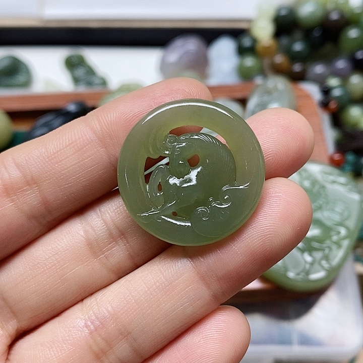 和田玉颈饰未镶嵌一*?