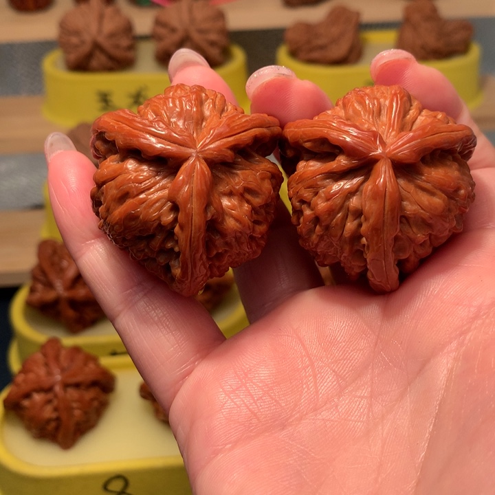 把件核桃?****。核桃核桃