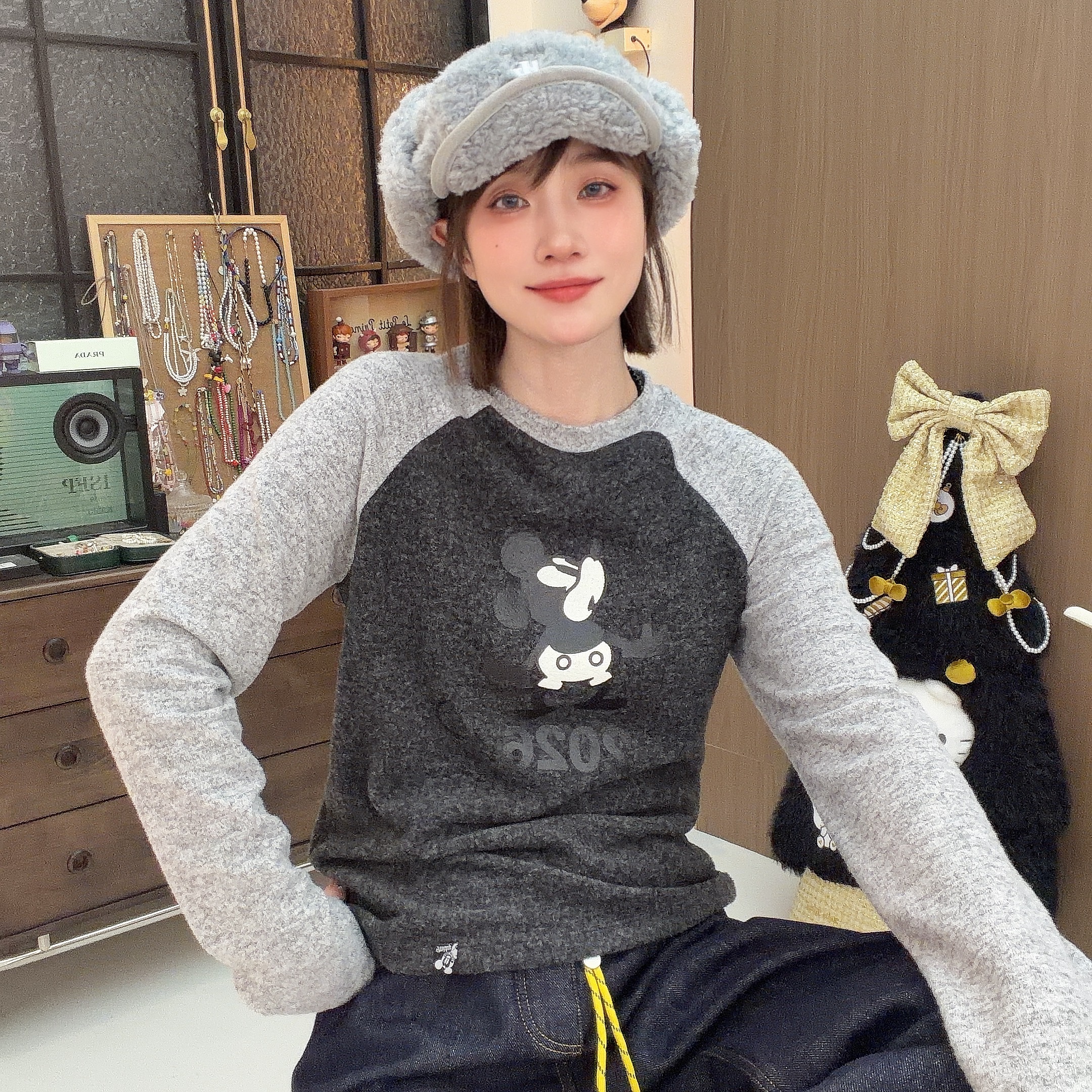 Apr.【BB奇】冬季新款羊毛撞色插肩袖保暖数码印花百搭T恤SC251224