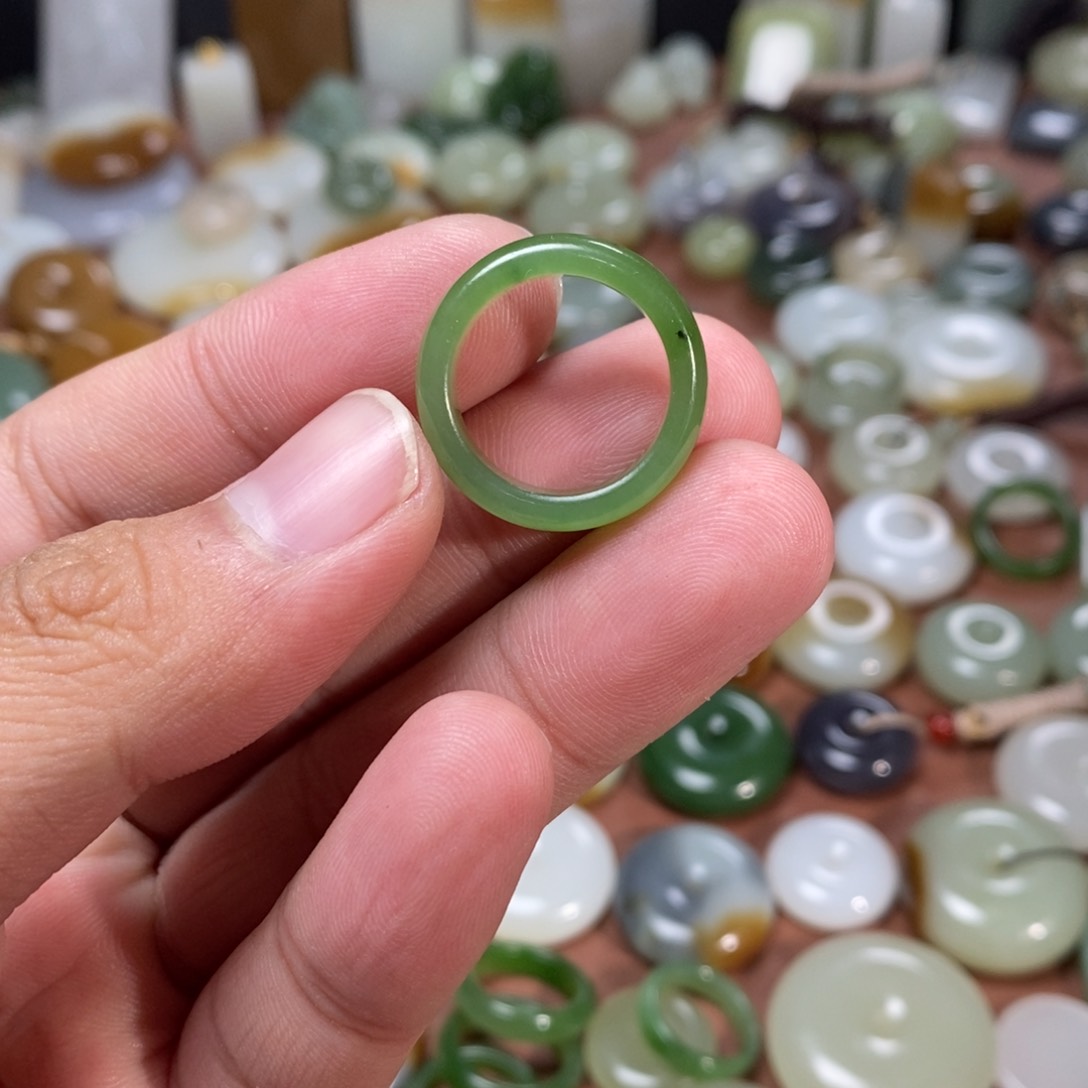 和田玉吊坠(不含链)未镶嵌咩*