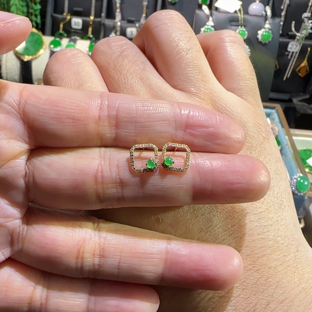 翡翠18K金镶嵌颈饰耳钉