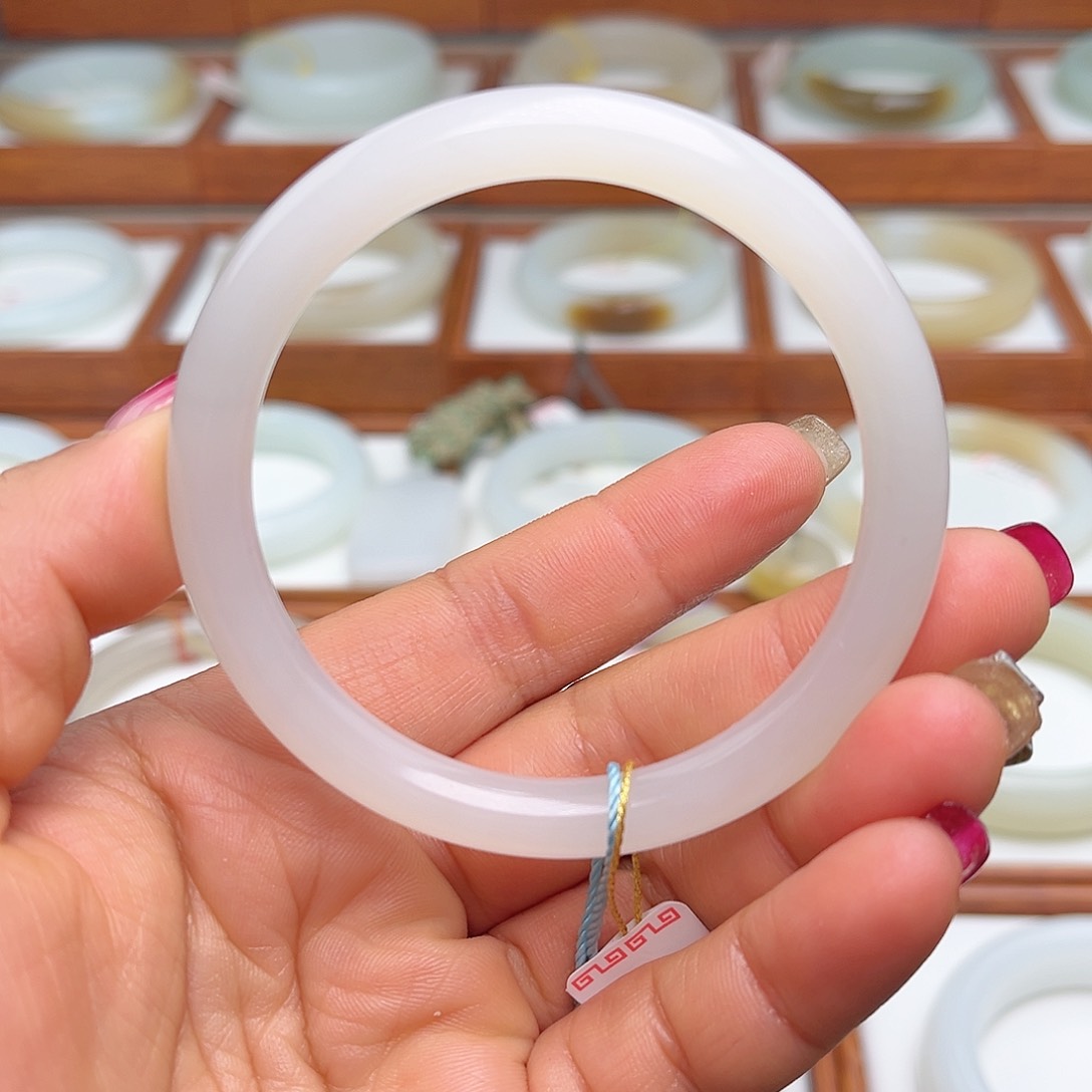 和田玉手镯未镶嵌55.8