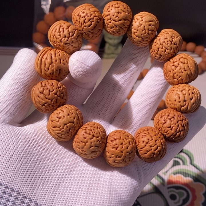 文玩核桃手串……15