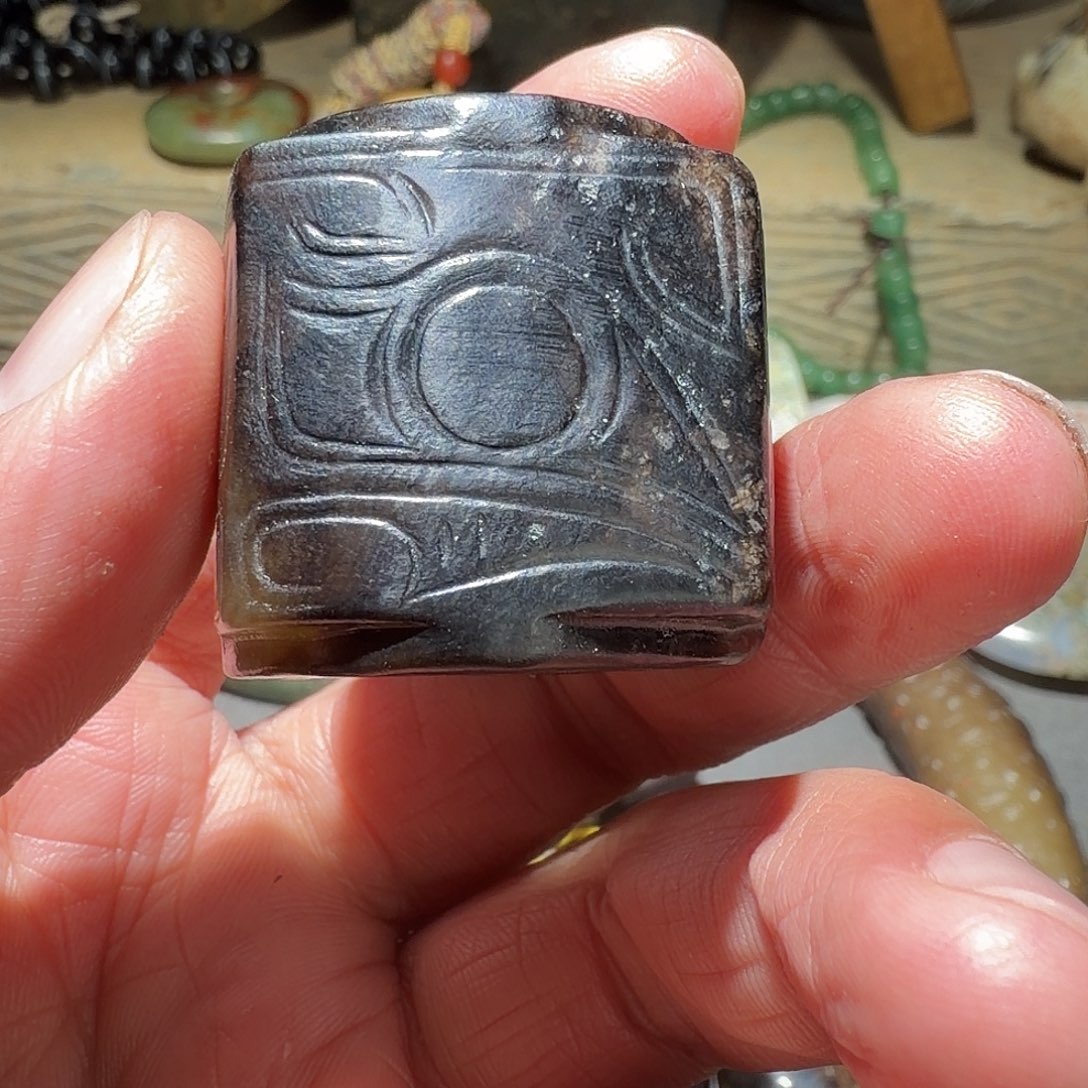 杨***昱和田玉未镶嵌挂件